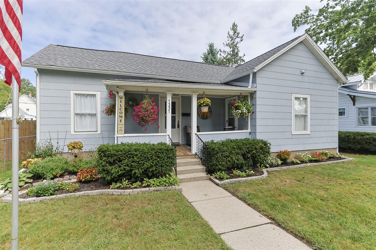 1331 Hickory Street — photo