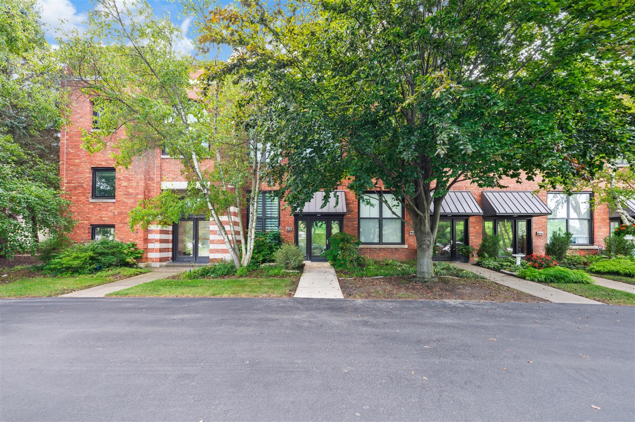 222 S Whittaker Street — photo