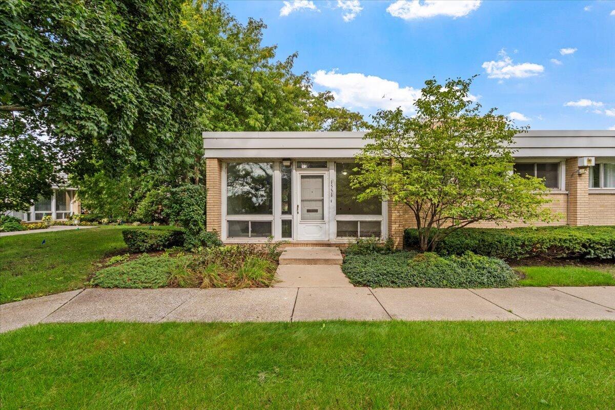 1551 Chateaufort Place — photo
