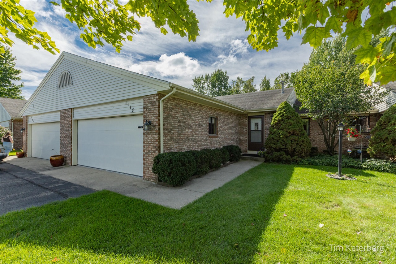 1148 Amberwood W Drive — photo