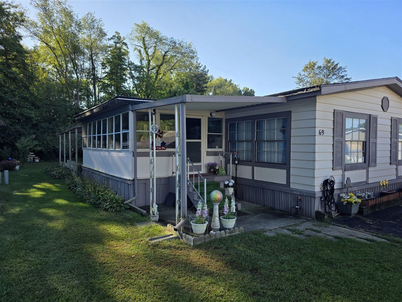 900 Mobile Boulevard 69 — photo