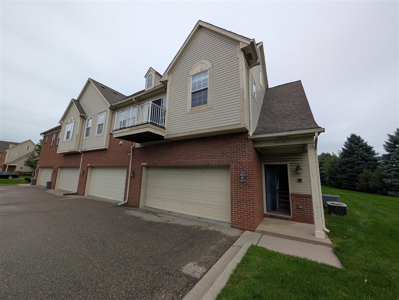 43120 Pendleton Circle — photo