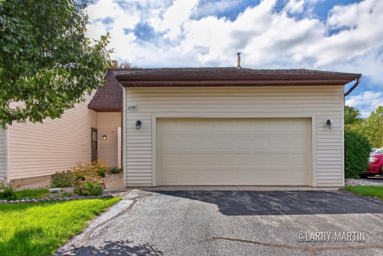 2752 Stonebluff Drive — photo