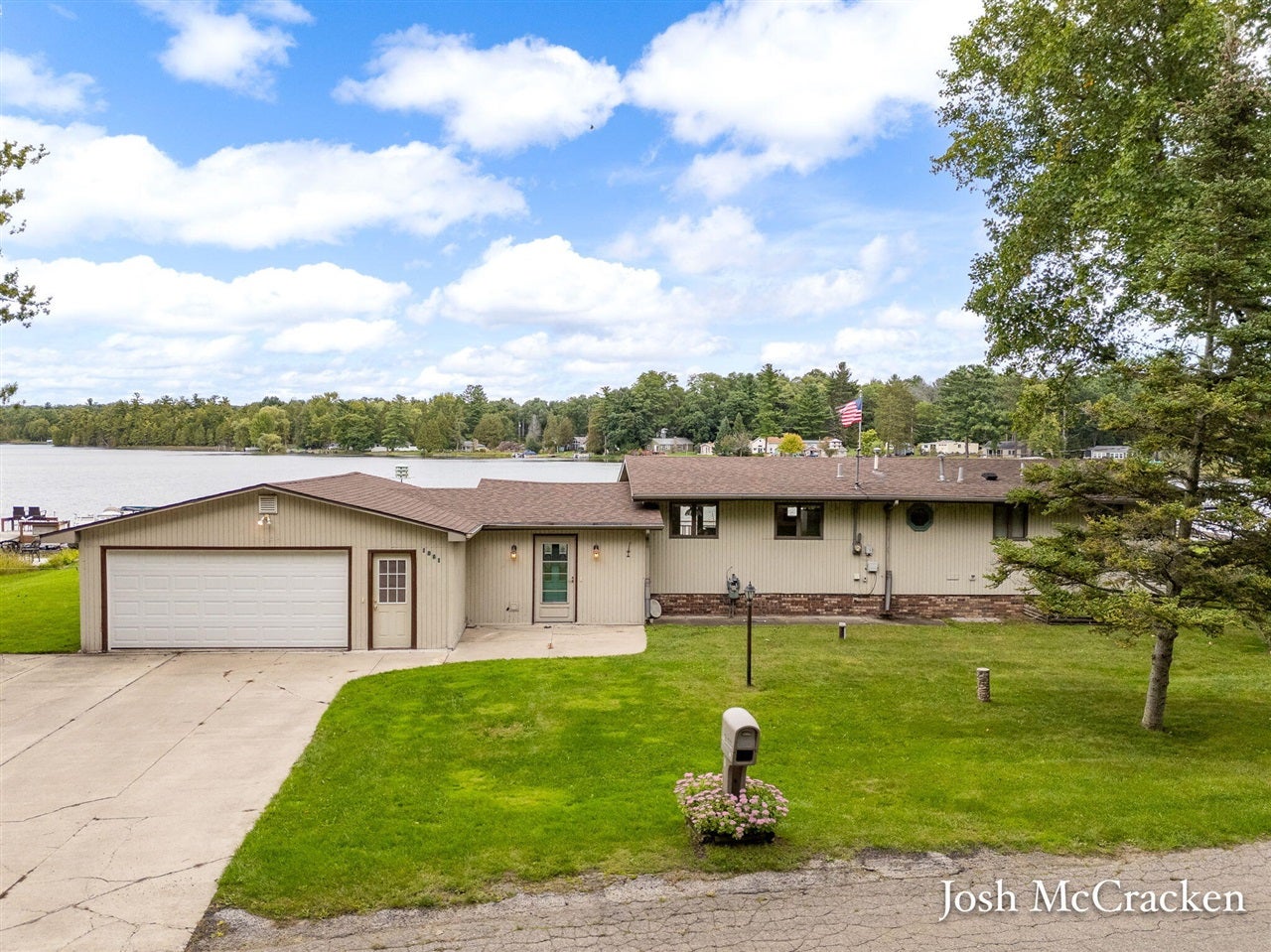 1351 Shady Lane — photo