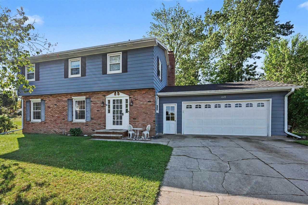 1319 Royal Oak Avenue — photo