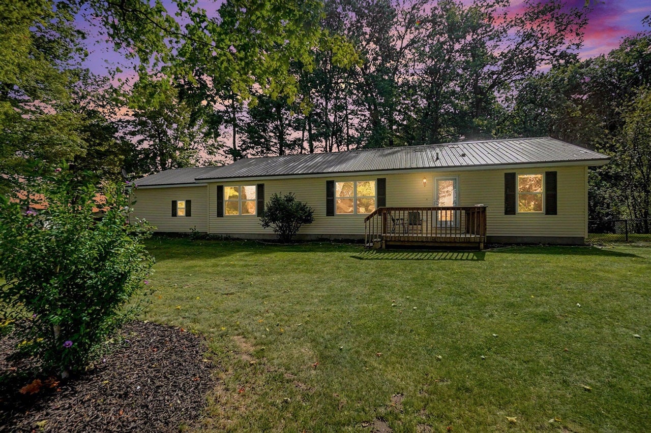 5565 Cozy Point Drive — photo