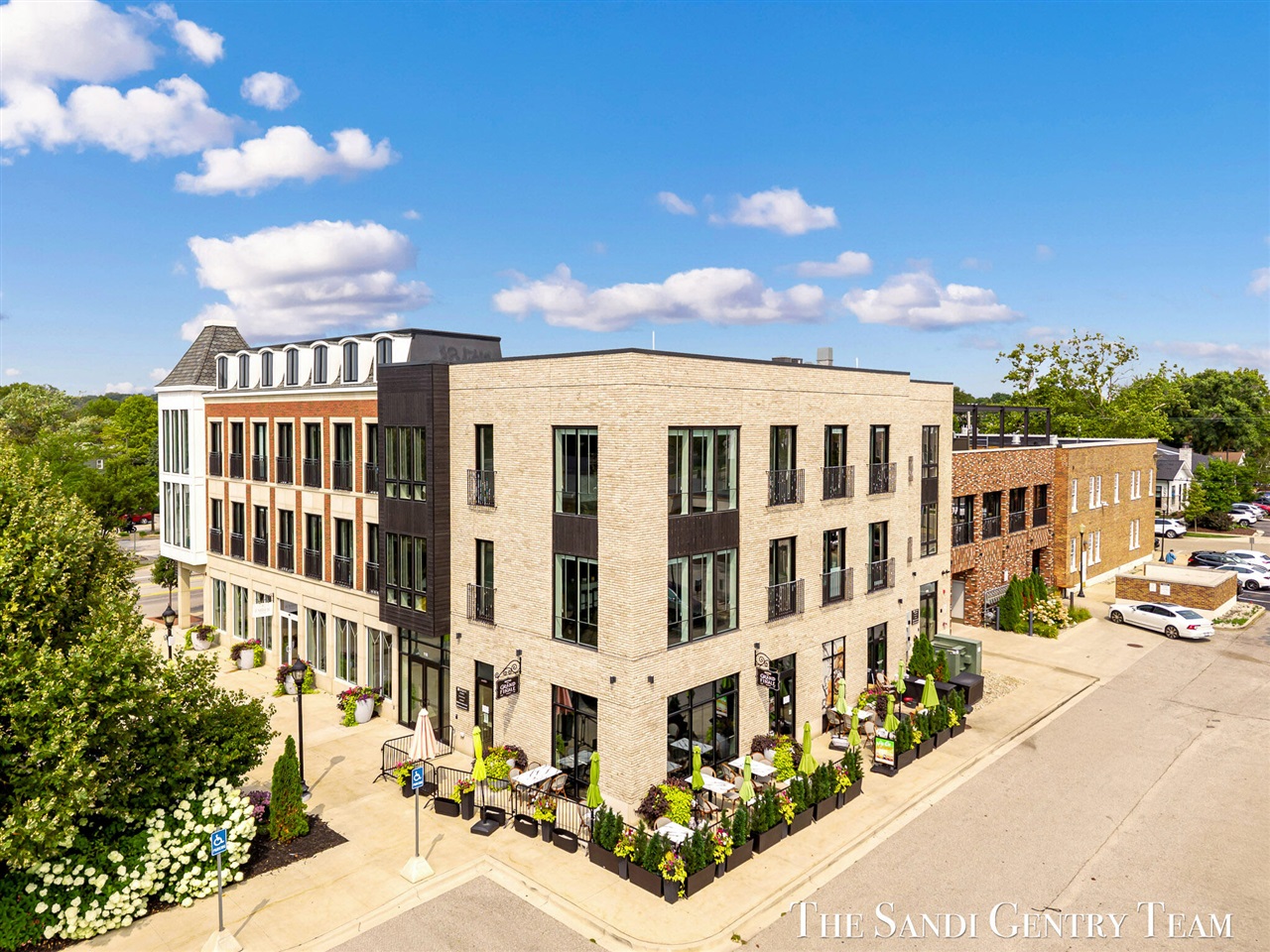 110 W Savidge Street — photo