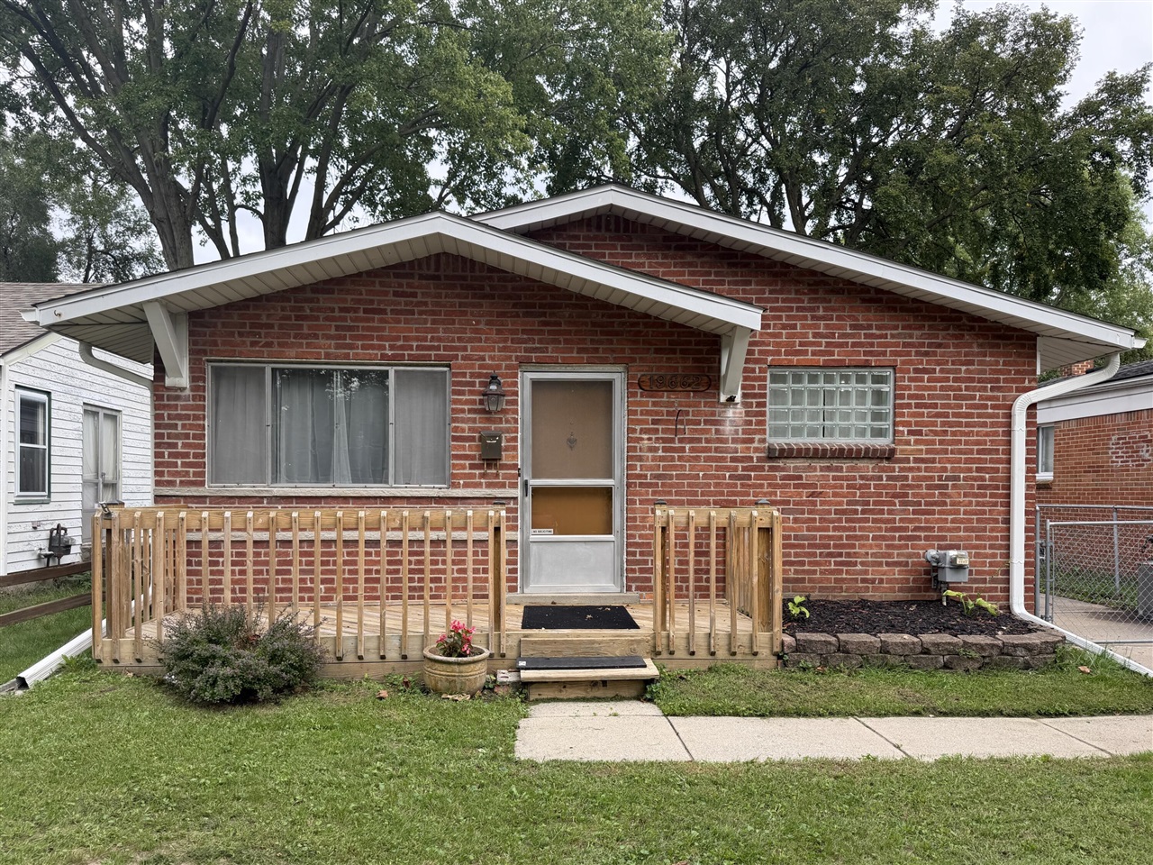 19662 Saint Francis — photo