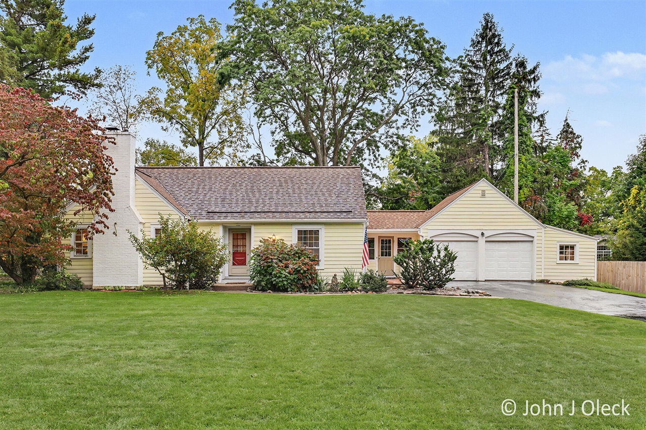1930 Michigan Street — photo
