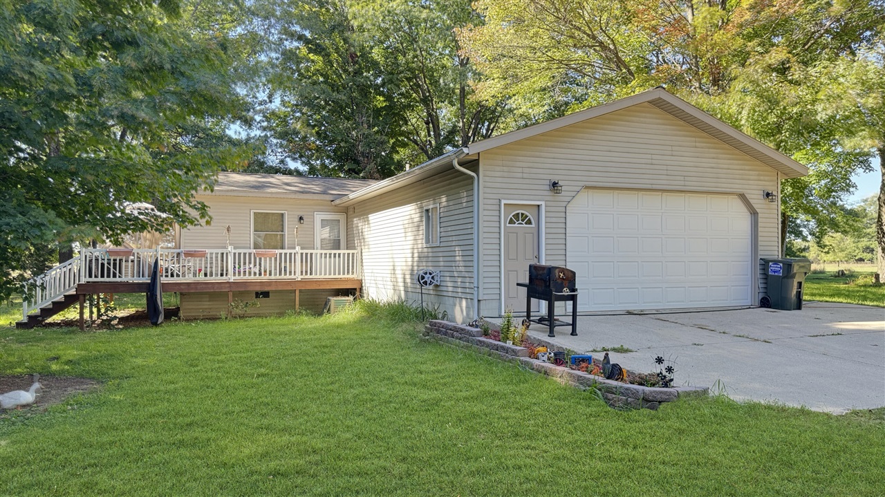 8281 W Cutcheon Road — photo