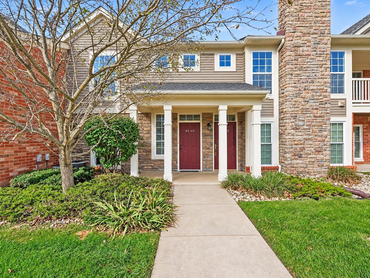 4342 Deeside Drive — photo