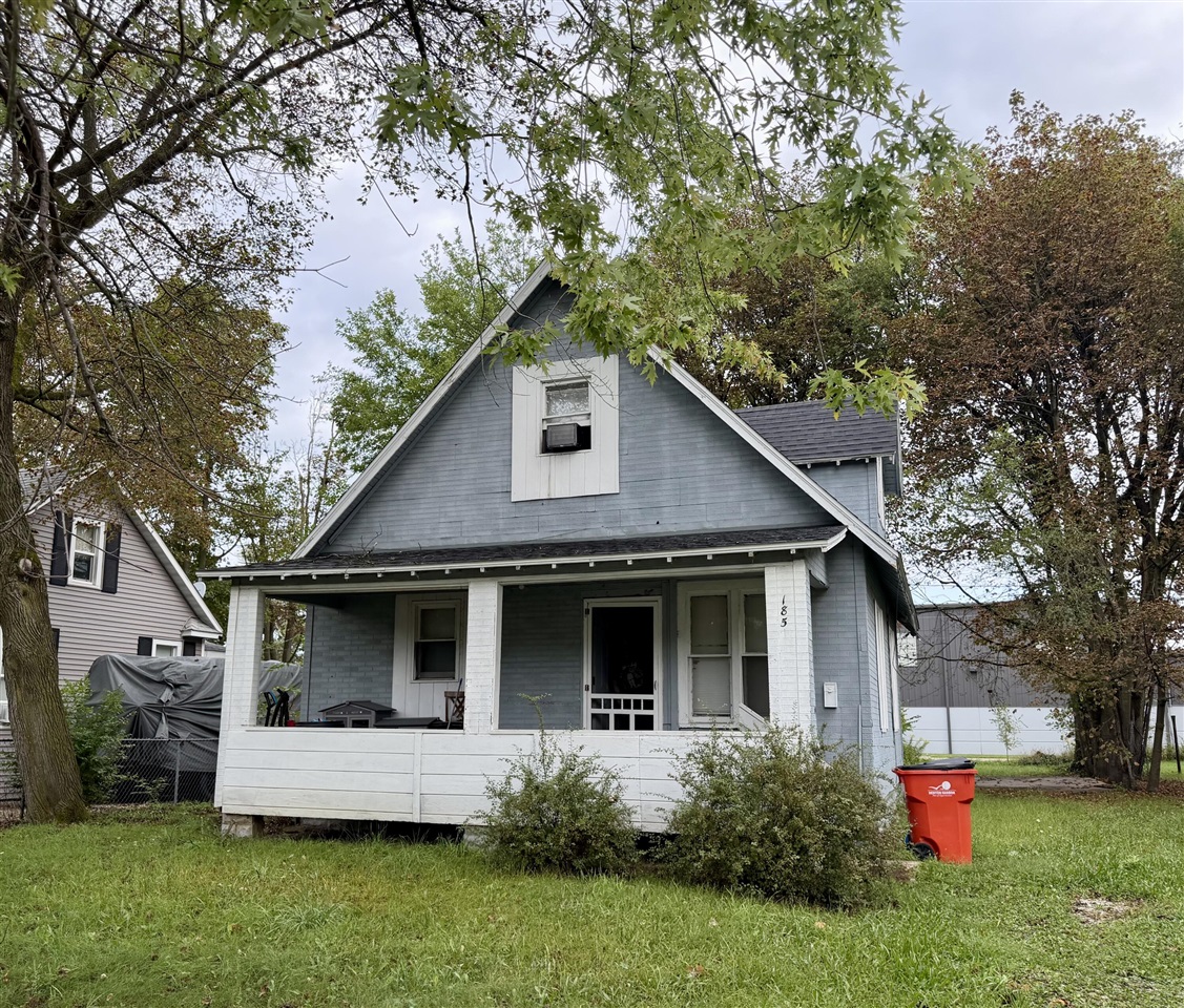 185 Hastings Avenue — photo