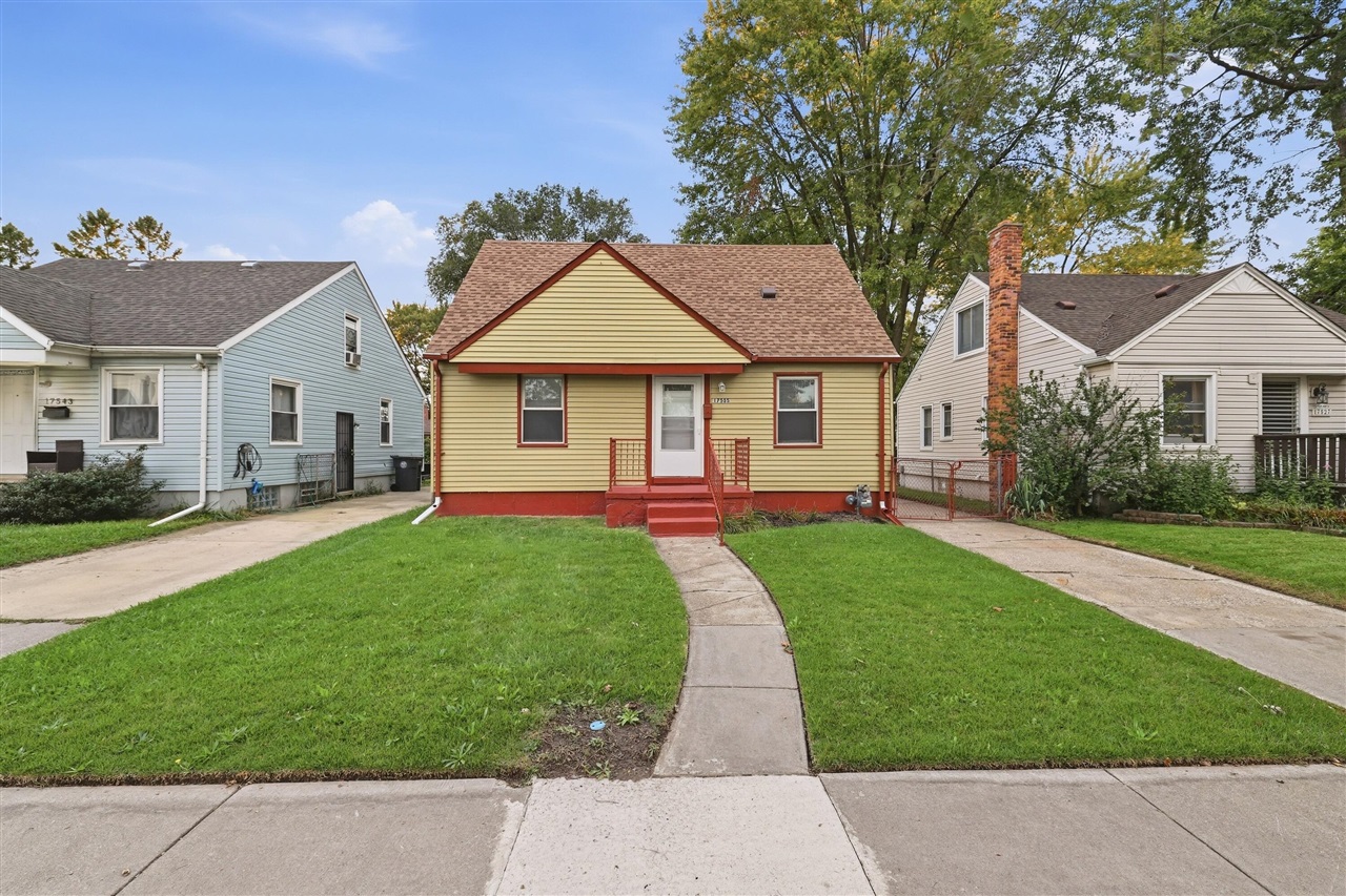 17535 Wall Street — photo