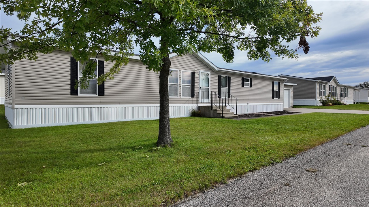 8603 Eagle Street — photo
