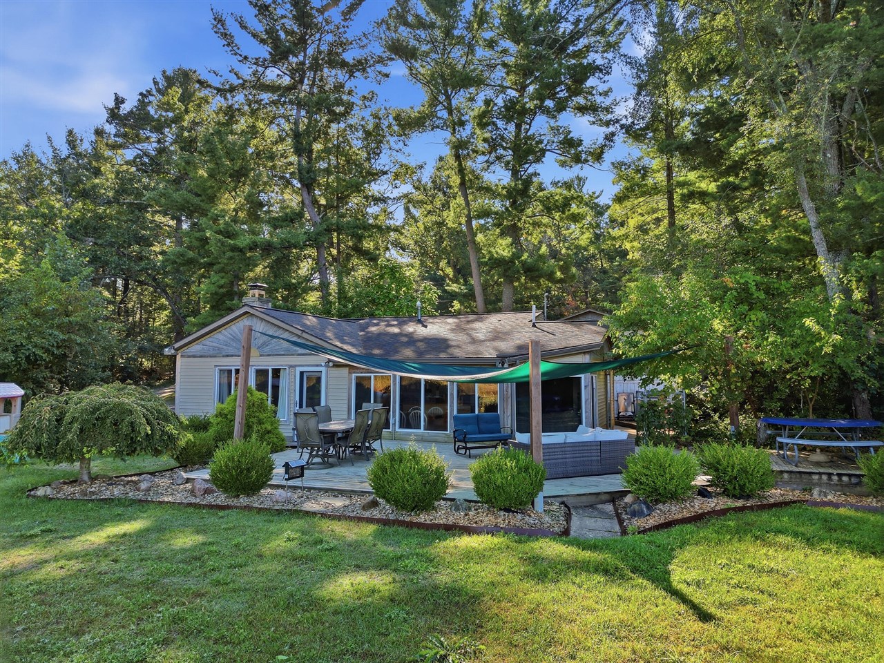 4174 Wilson Beach Road — photo