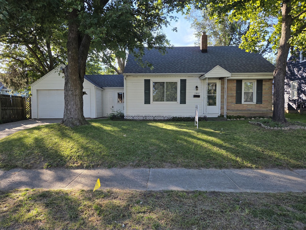 2953 Chiswick Avenue — photo