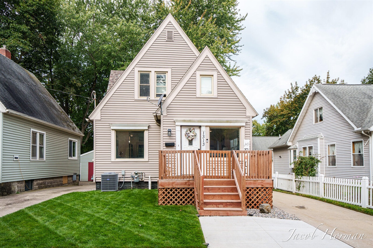 1313 N Jenison Avenue — photo