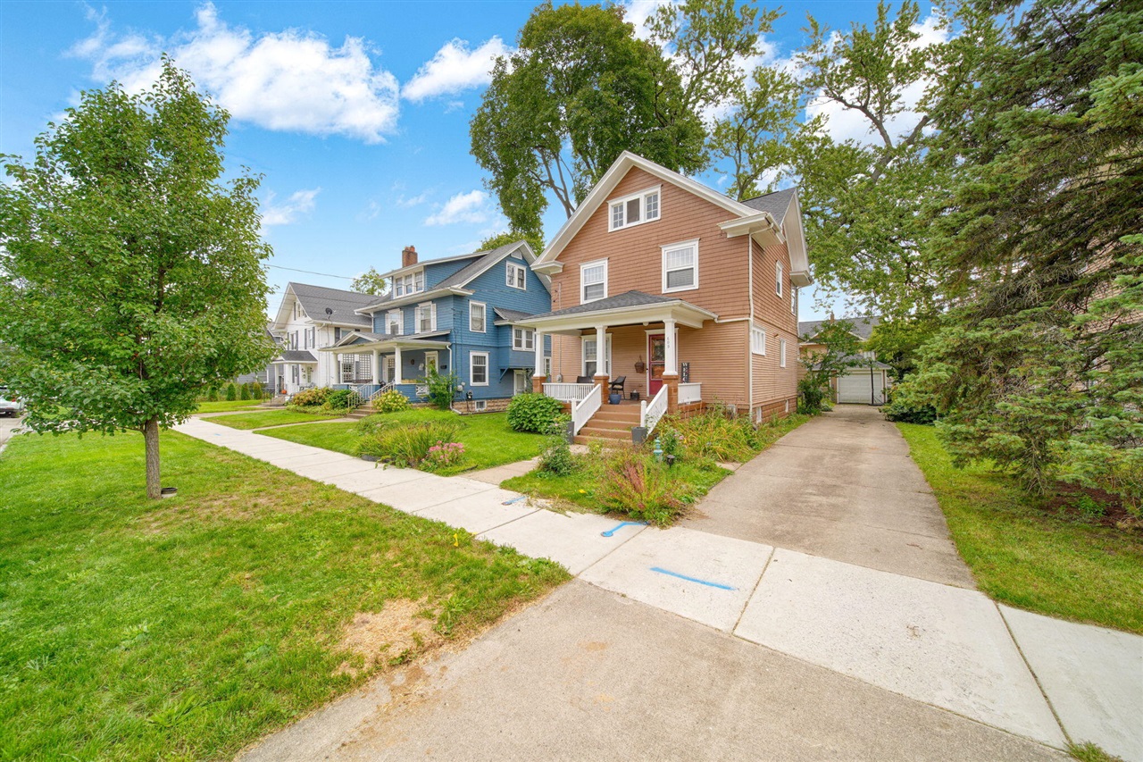 609 McBride Street — photo