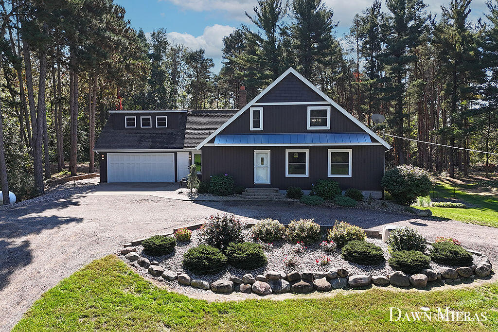 8384 Baldwin Street — photo