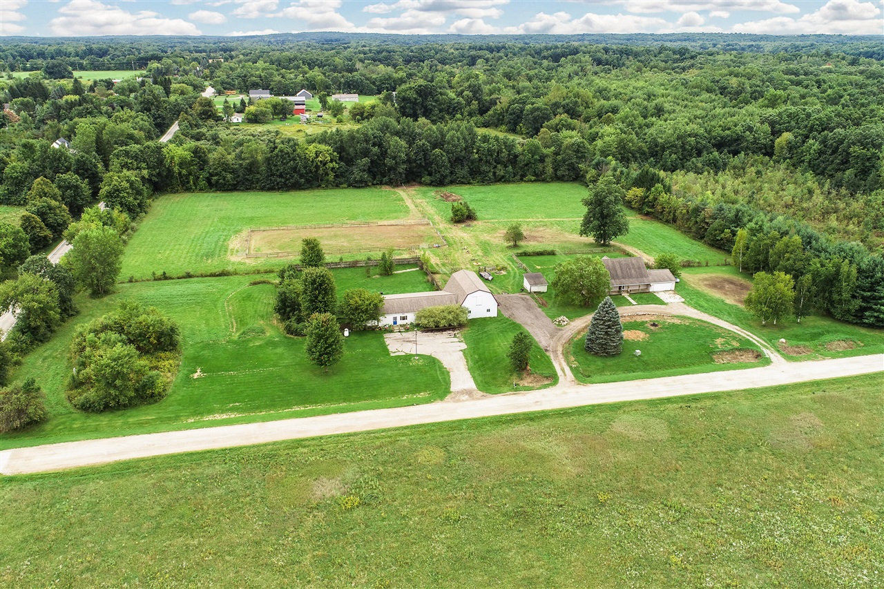 3605 White Tail Trail — photo