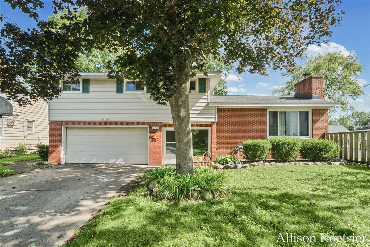 910 Mulford Drive — photo