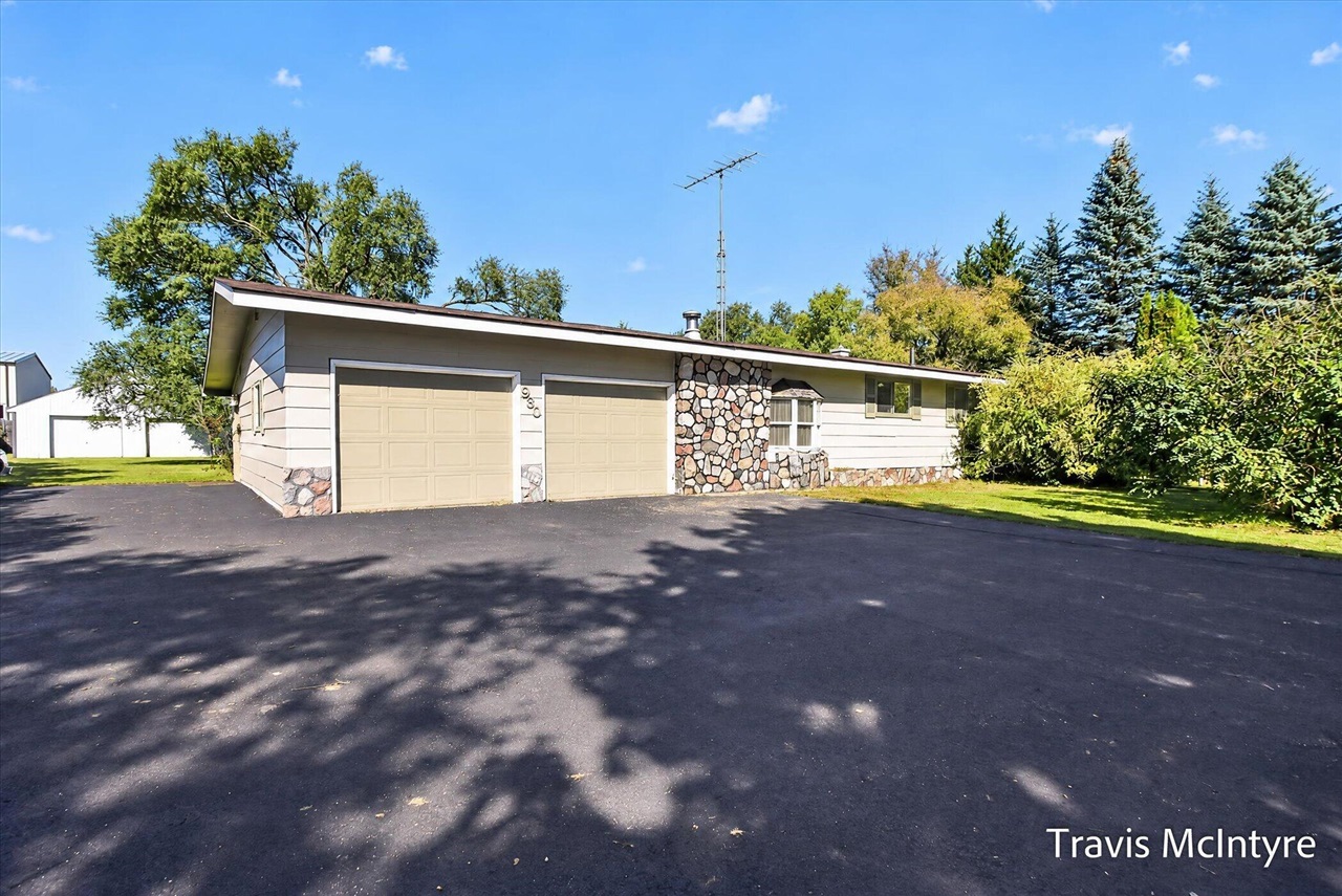 930 W M 55 — photo