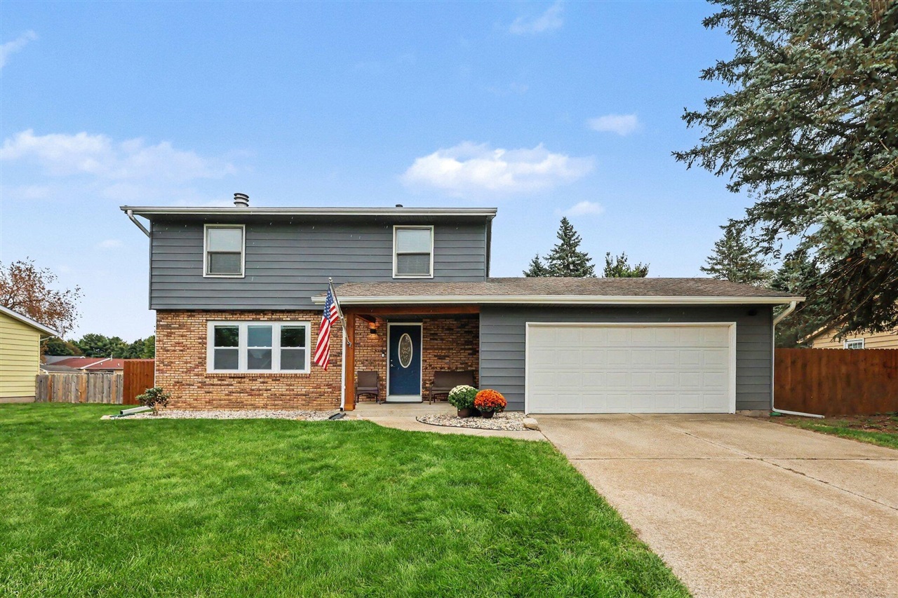 5881 Grand Traverse Lane — photo