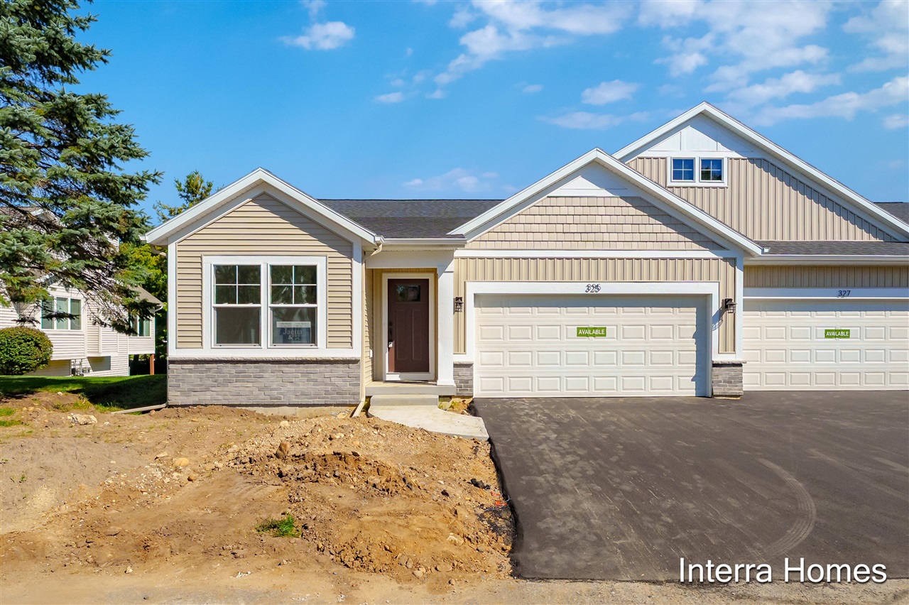 325 Round Hill Road — photo