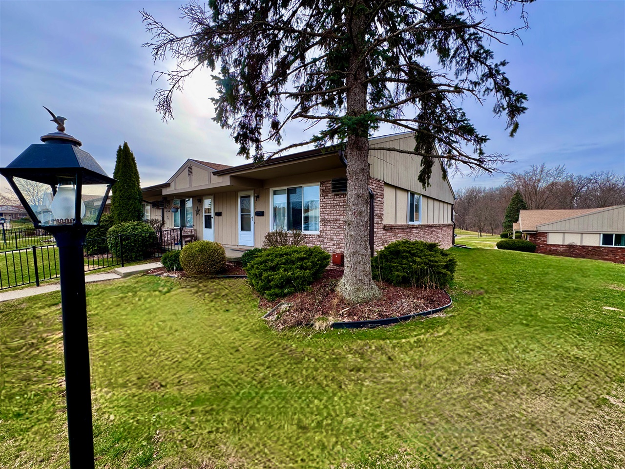 25225 Potomac Drive — photo