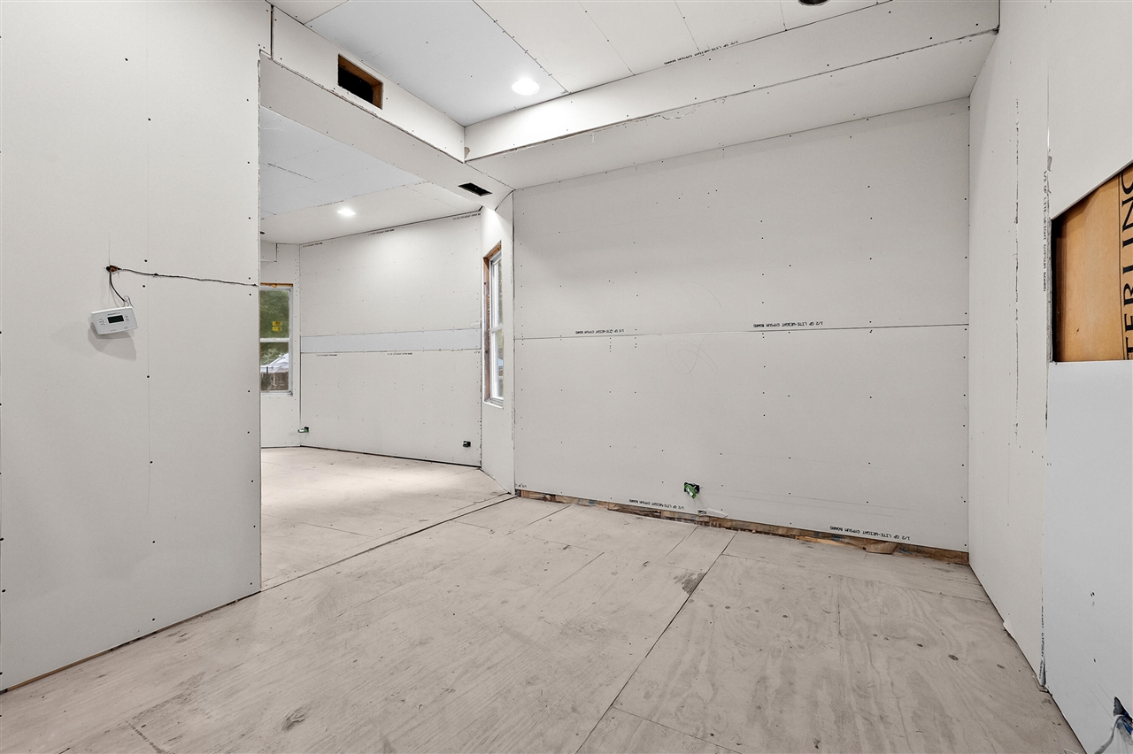 322 E James Street, Lawrence, MI 49064 — photo 3