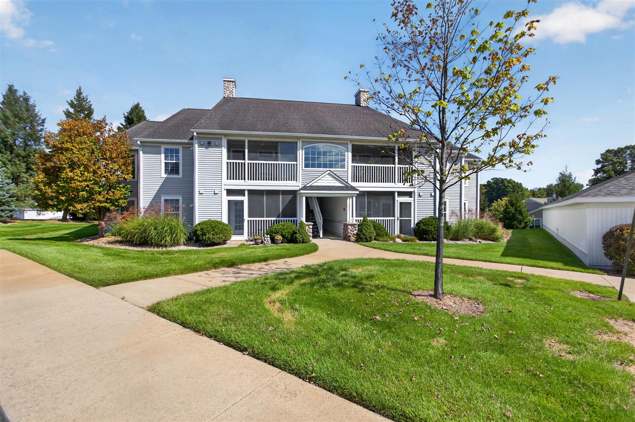 743 W Barrington Circle — photo