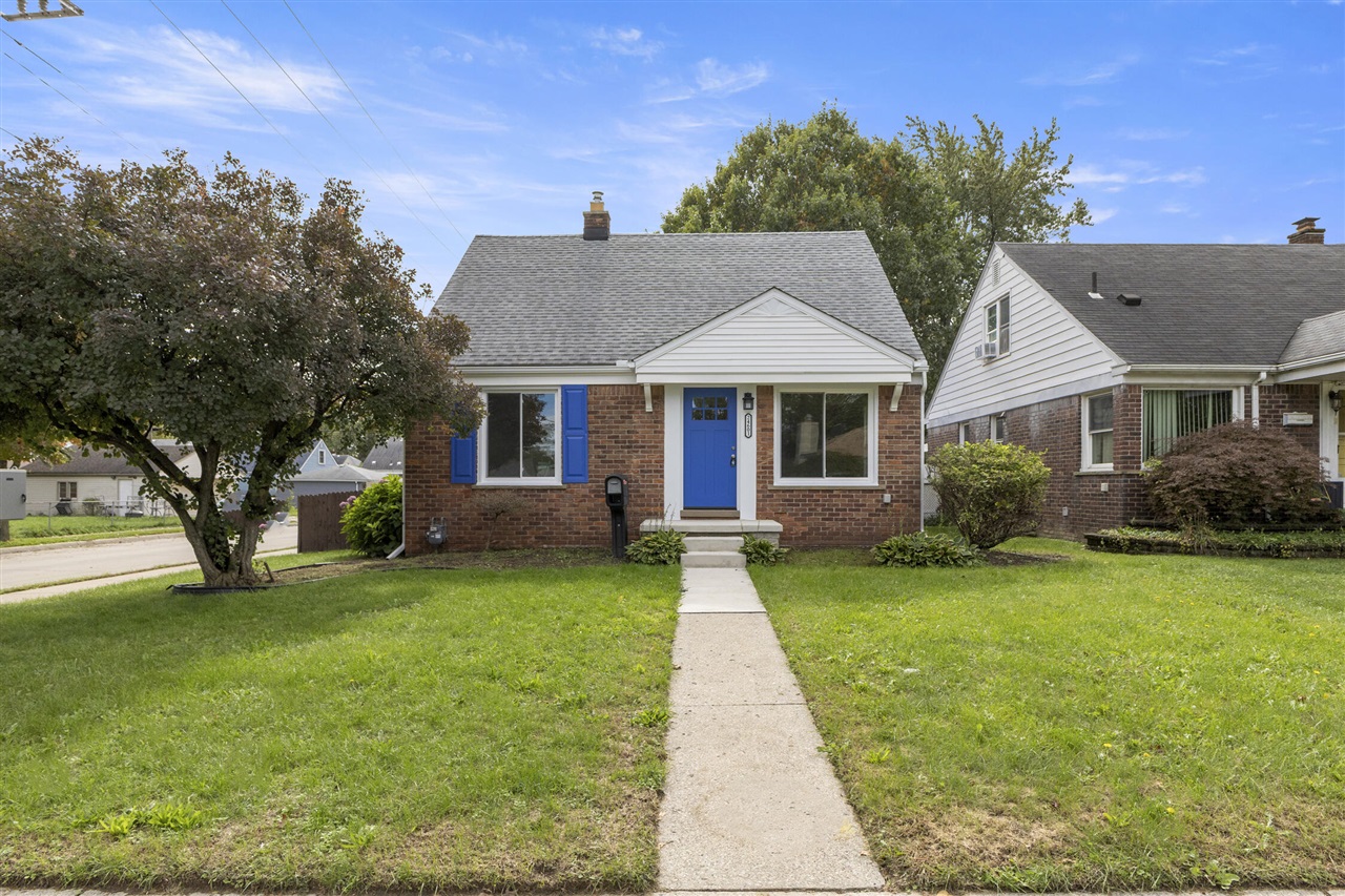 24601 Carlysle Street — photo
