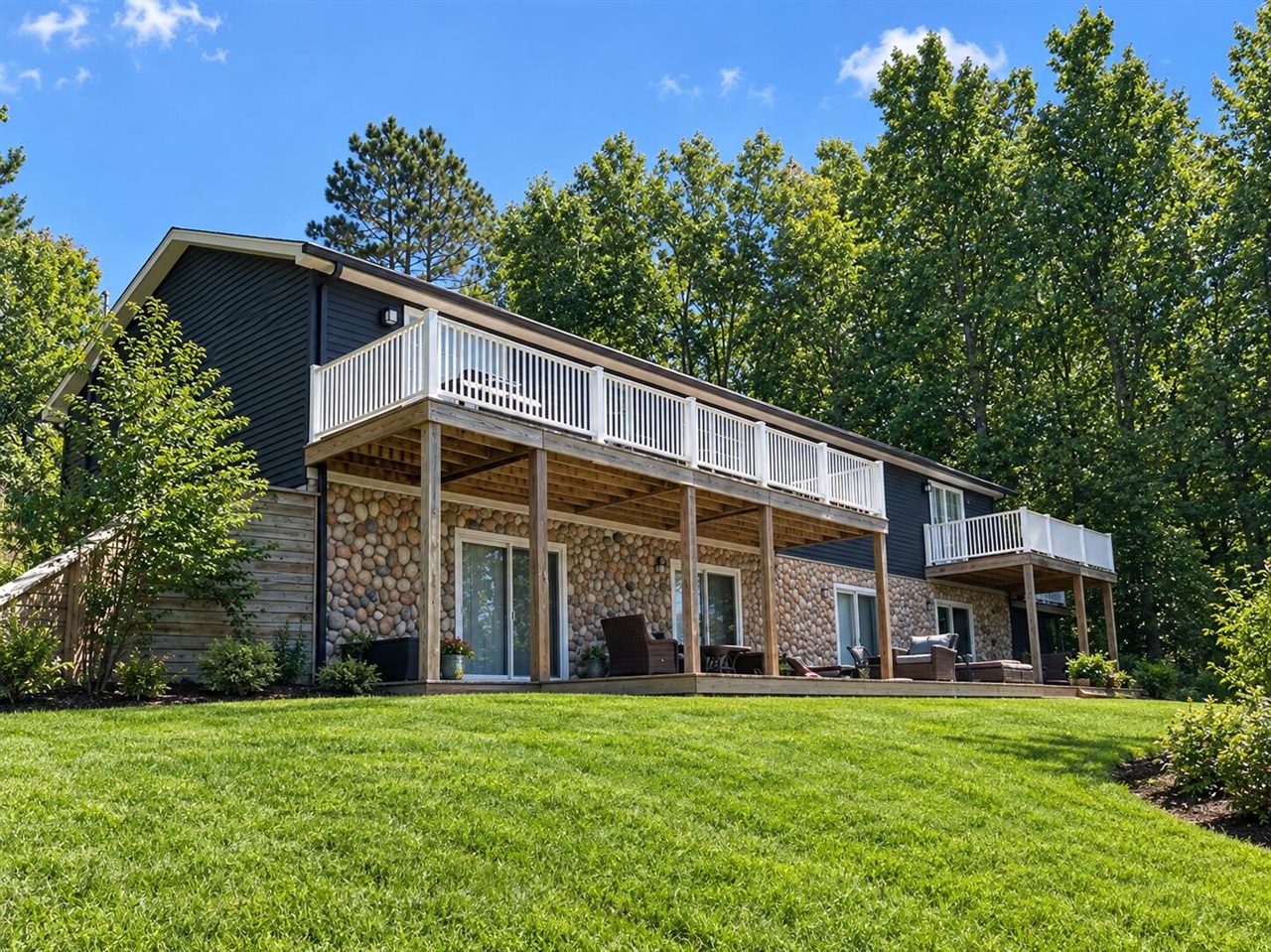 1504 Devries Drive — photo