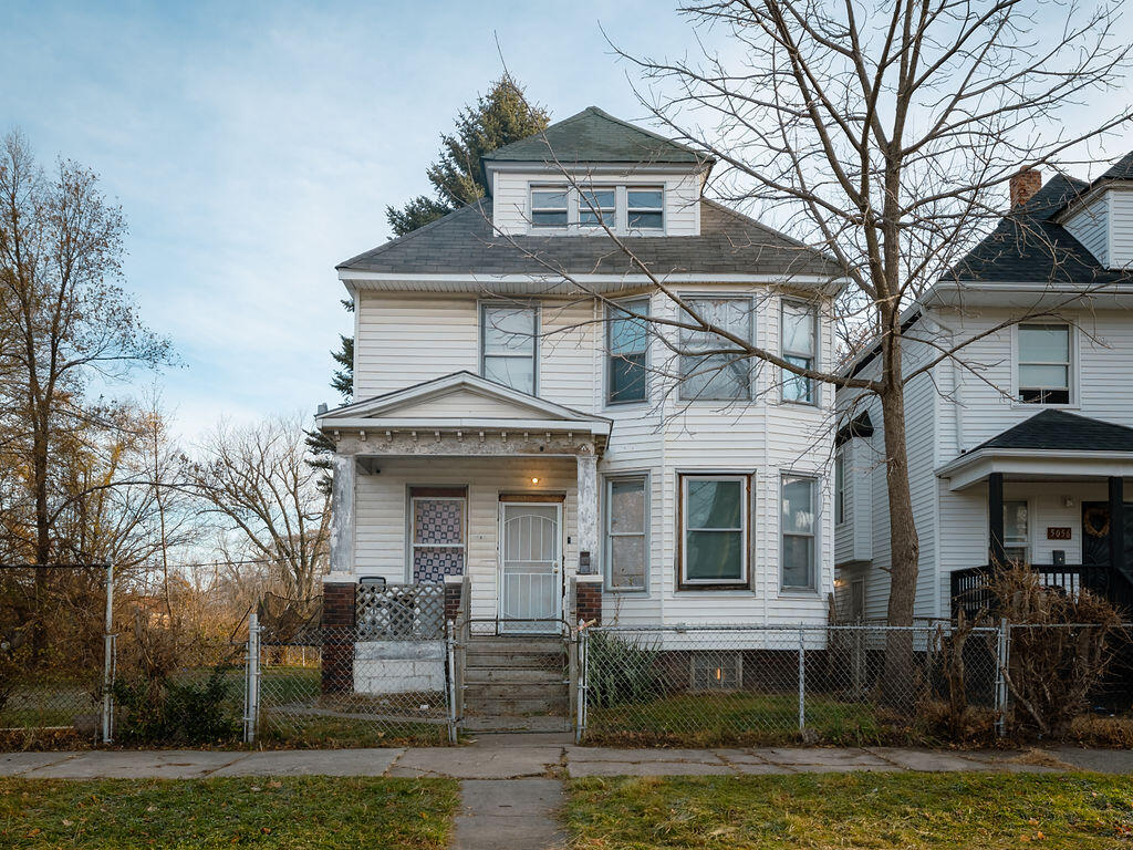 5062 Parker Street — photo