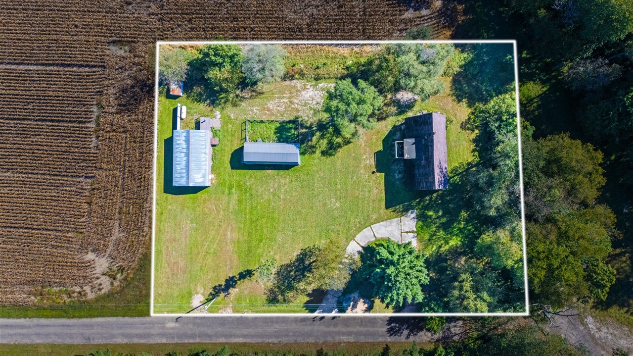 1133 Giles Road — photo