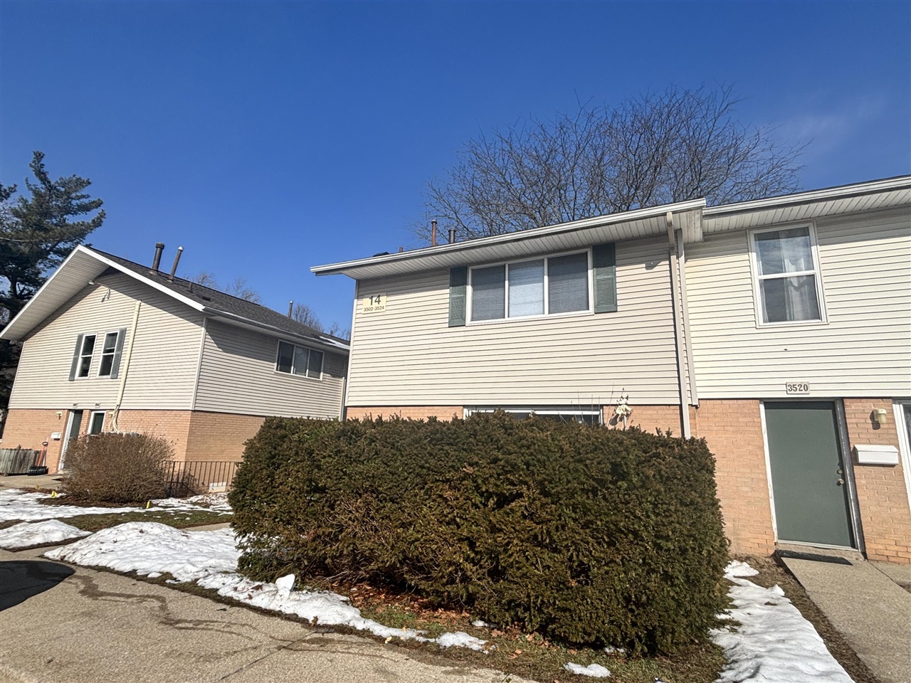 3522 Kenbrooke Court — photo