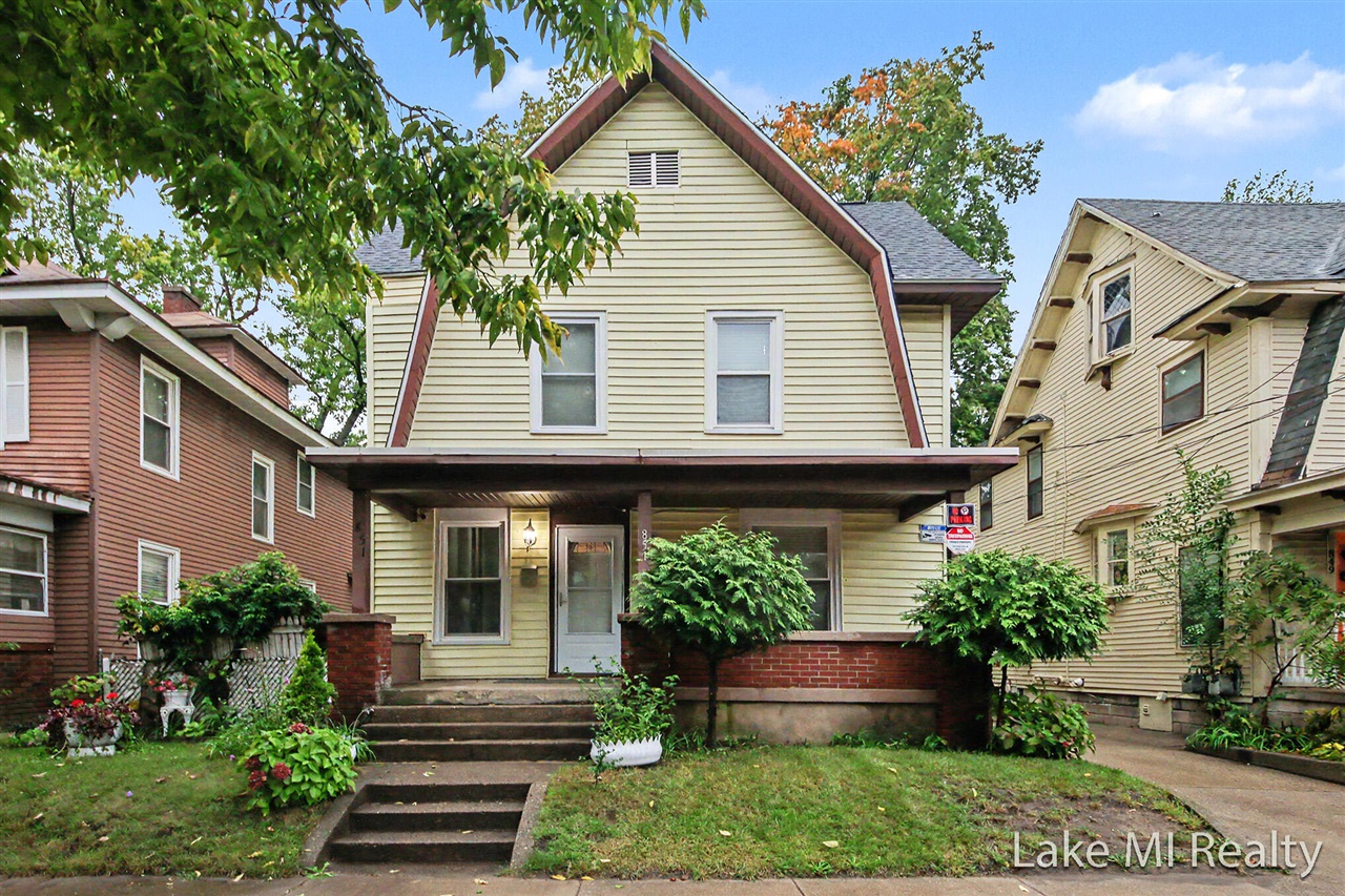 851 Kalamazoo Avenue — photo
