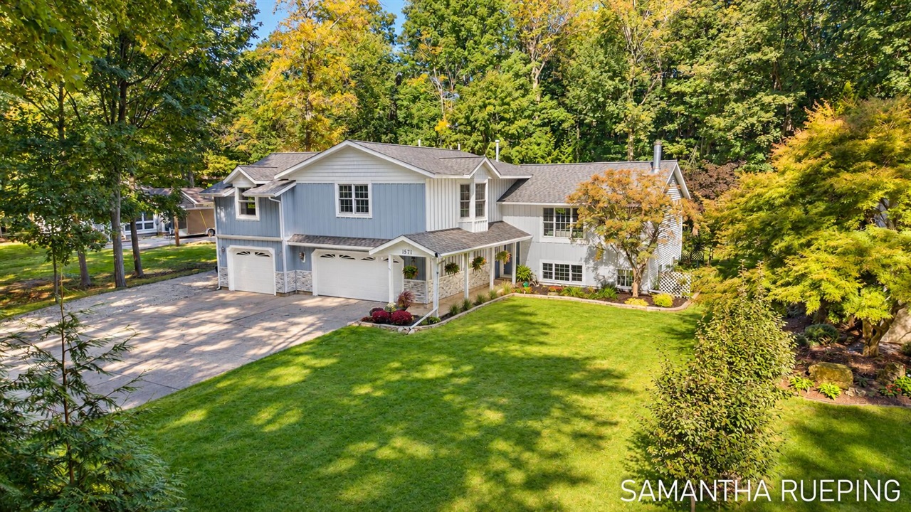 1571 Waukazoo Drive — photo