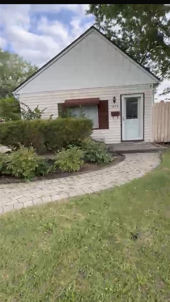 1819 Goddard Road — photo