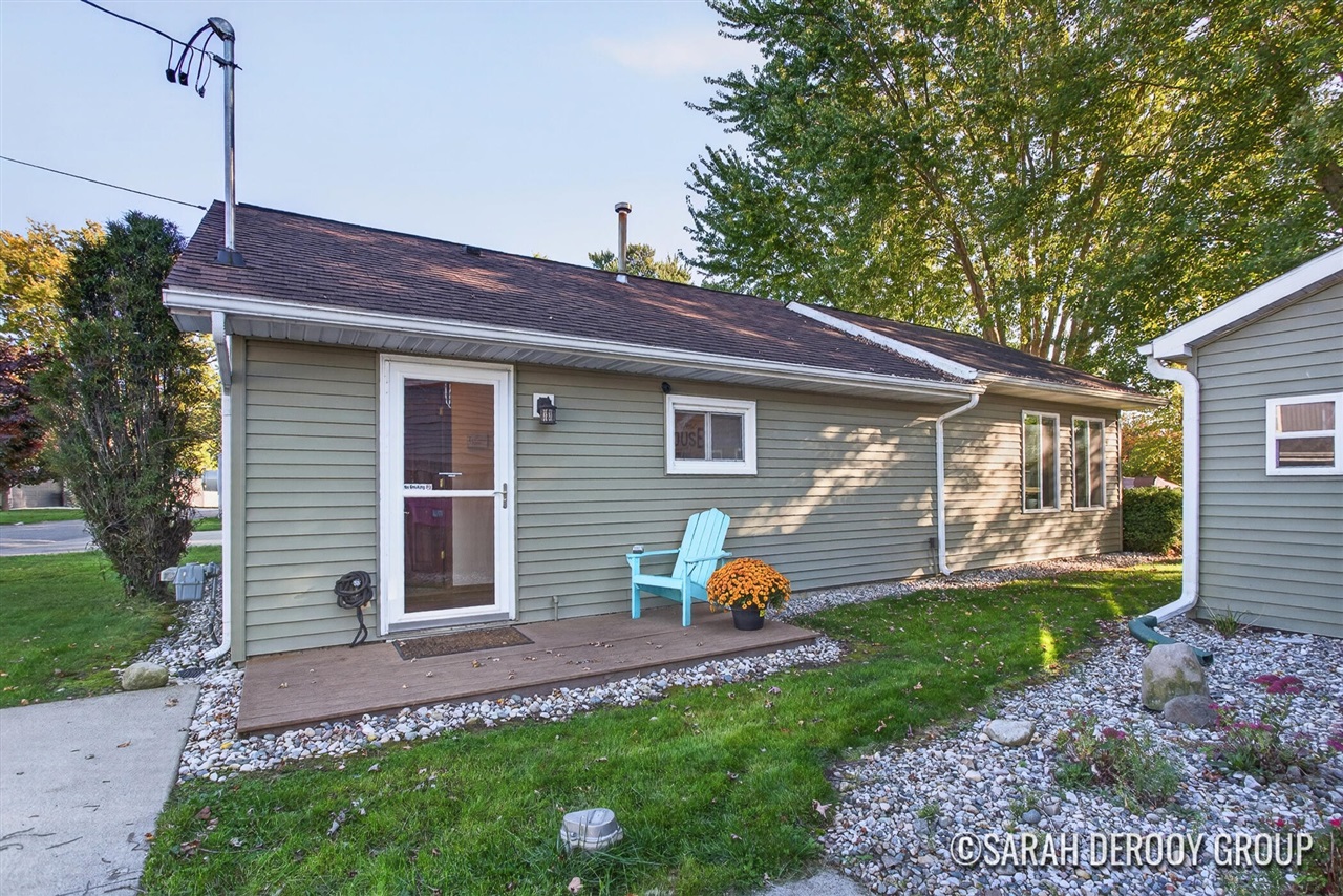 4111 E Joy Road — photo