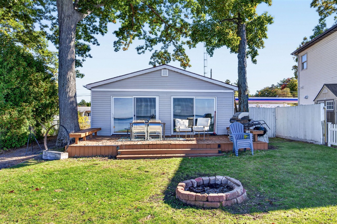 278 W Houghton Lake Drive — photo