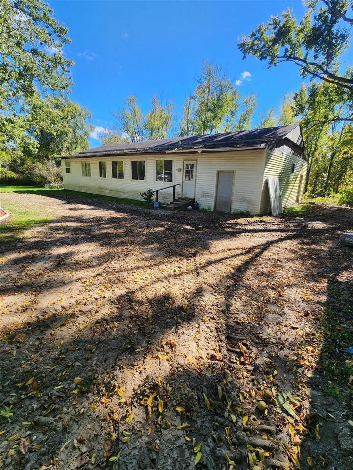 8721 Bluewater Highway — photo