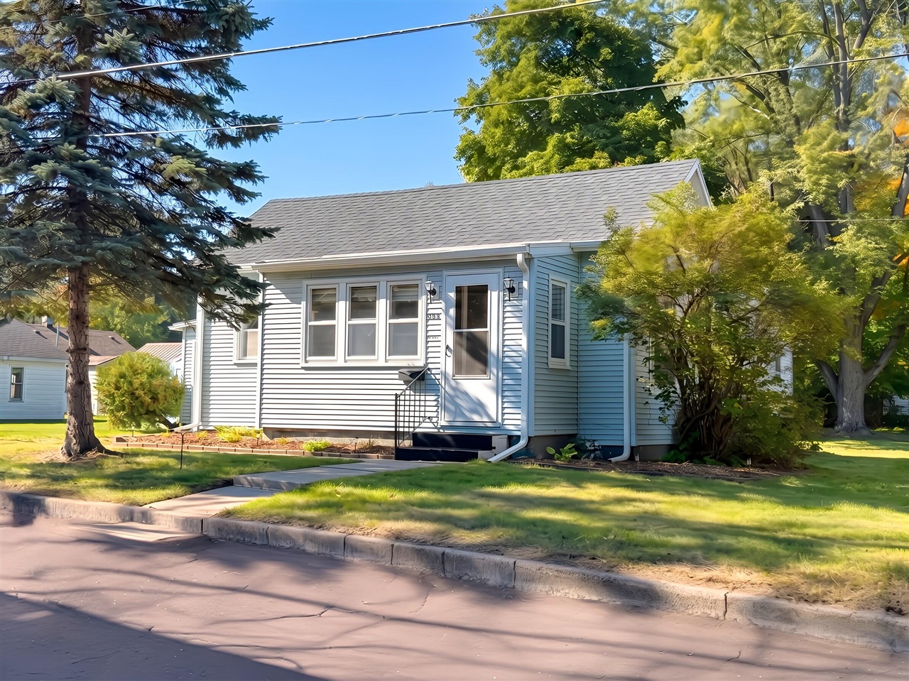 813 N Burgess Street — photo