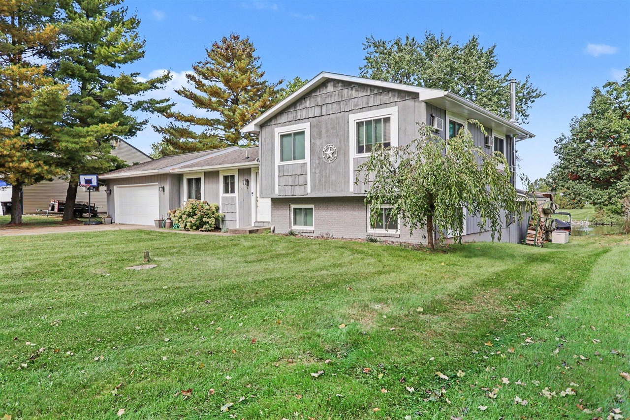 280 Riverview Drive — photo