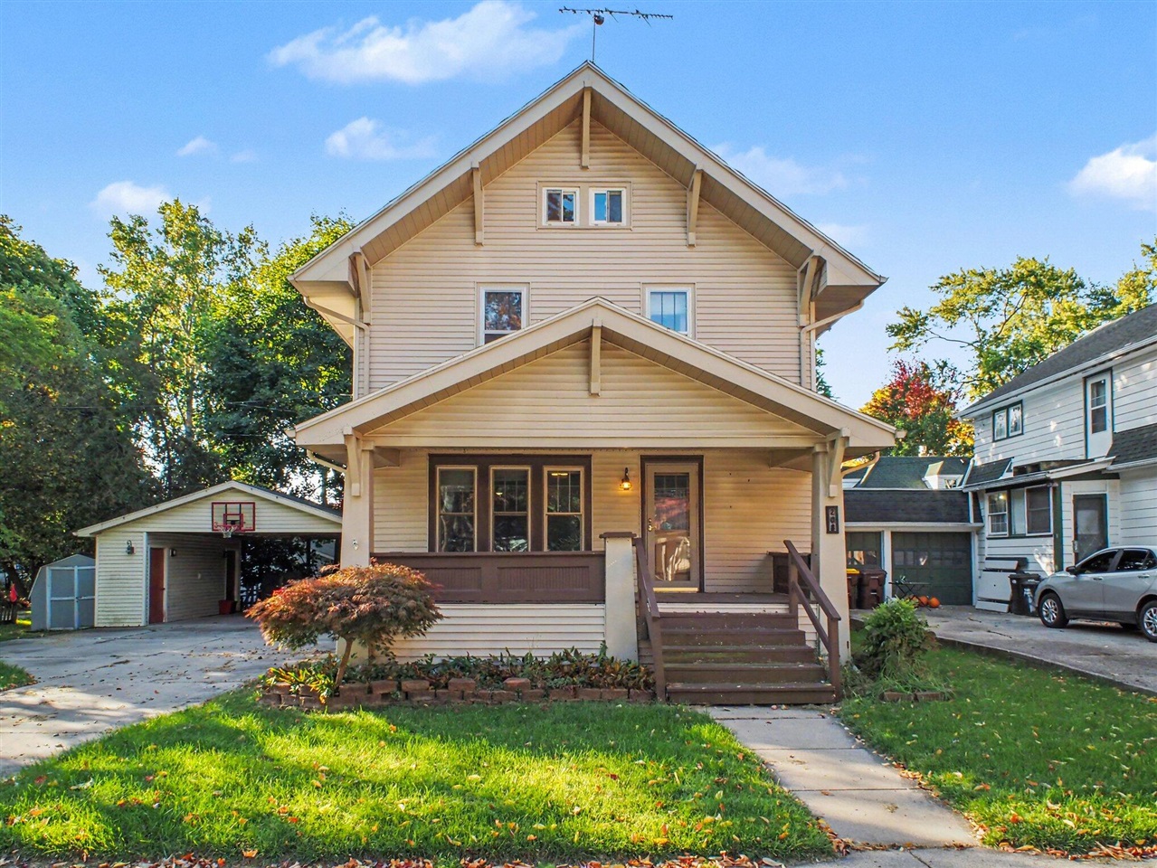 208 Walnut Street — photo