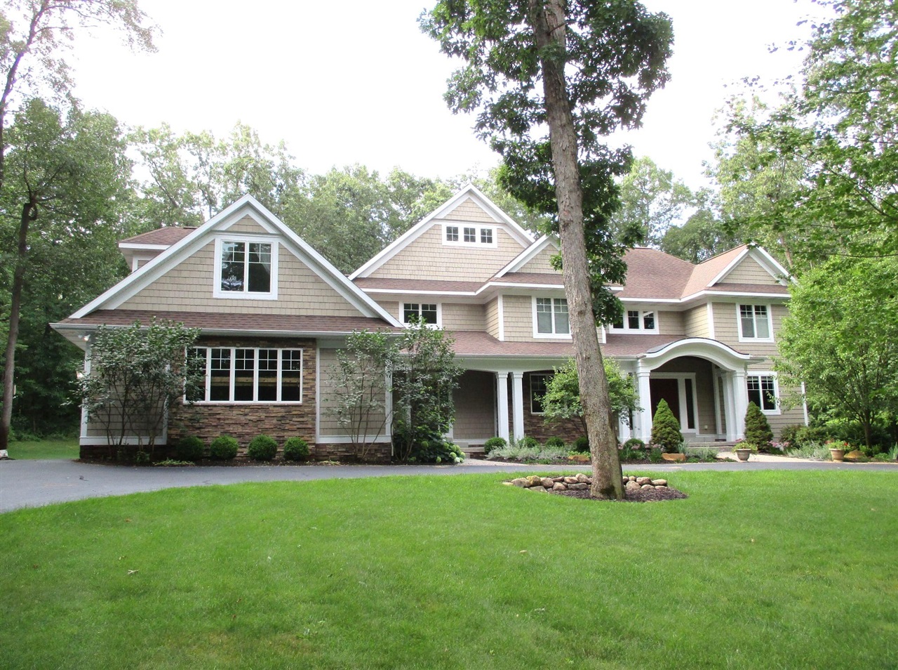 3099 Pickford Drive — photo