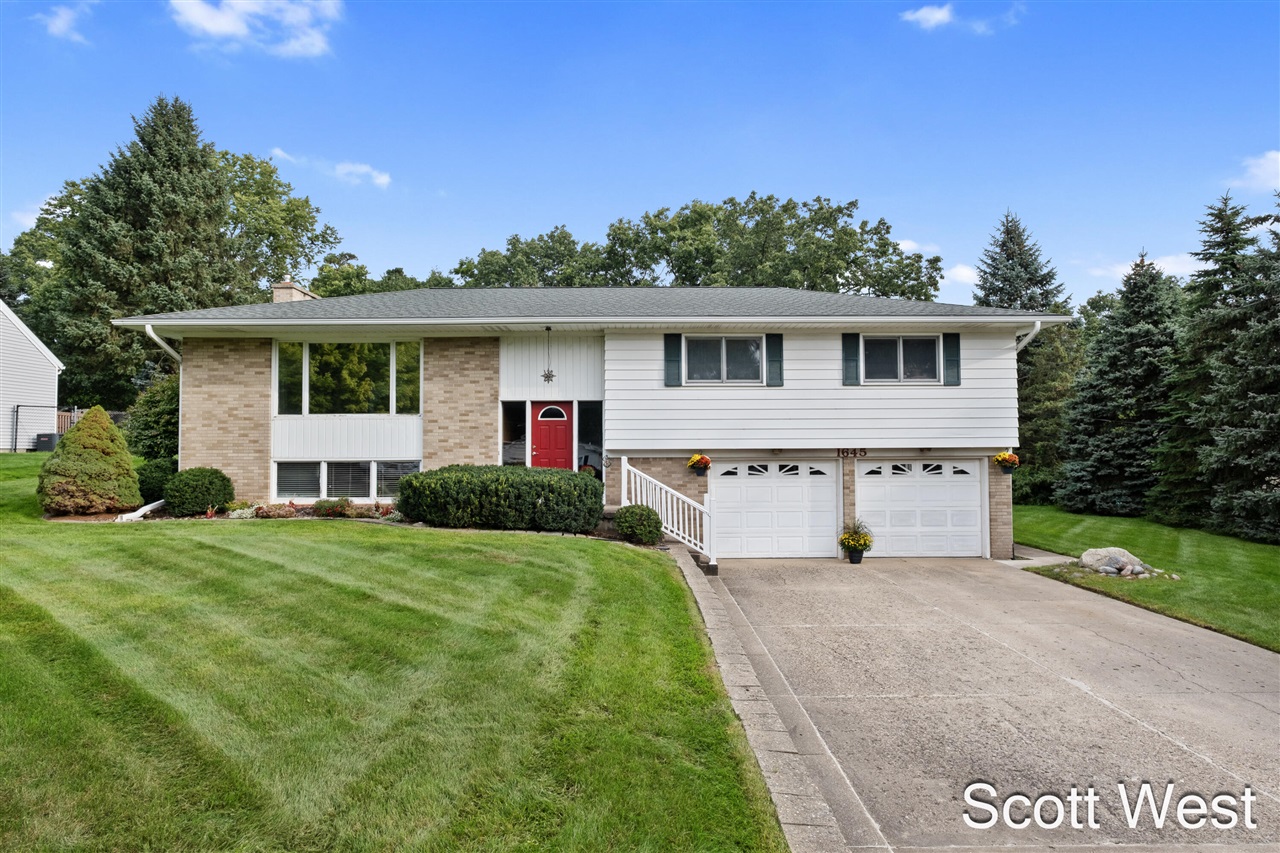 1645 Waldorf Street — photo