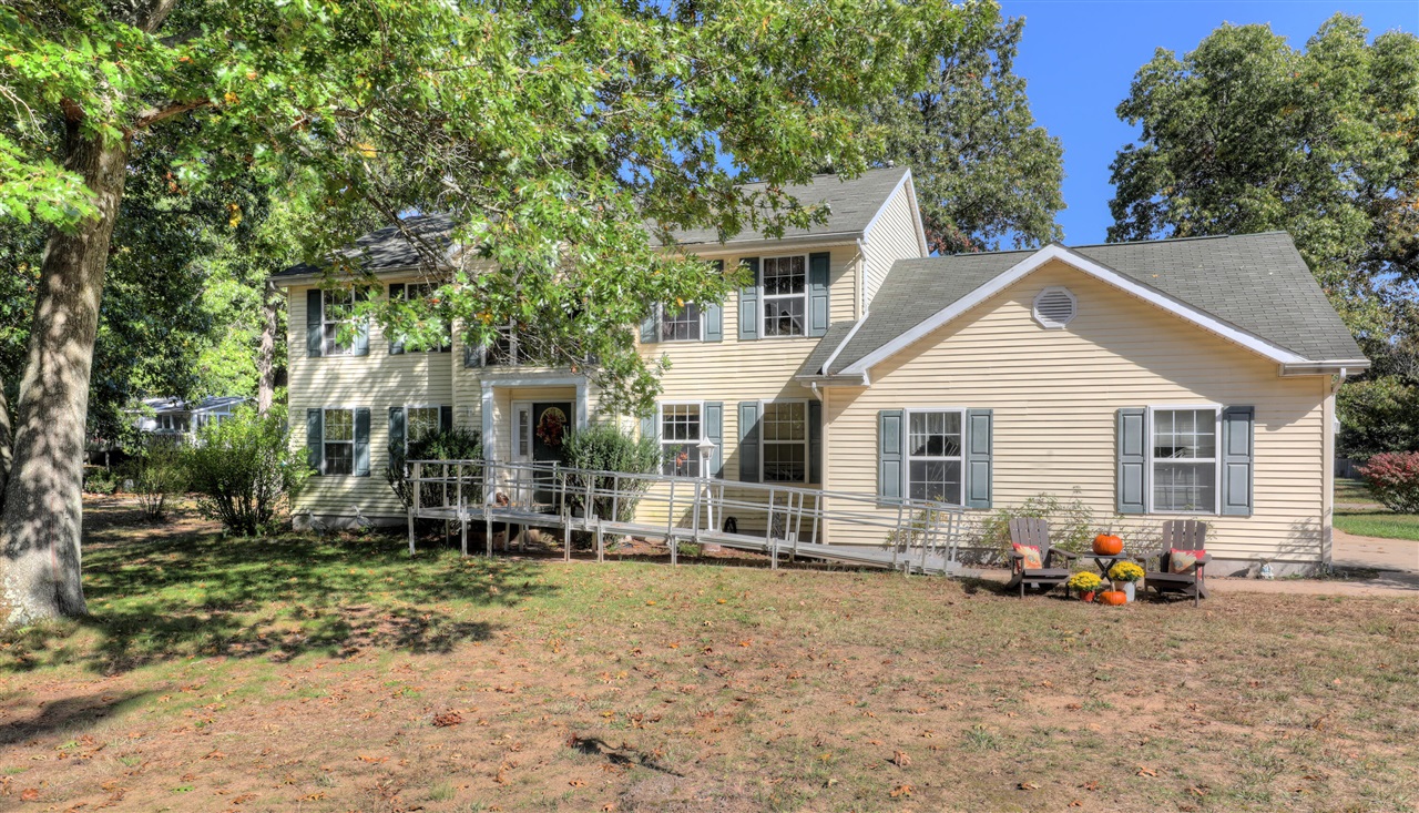 827 Nadeau Drive — photo