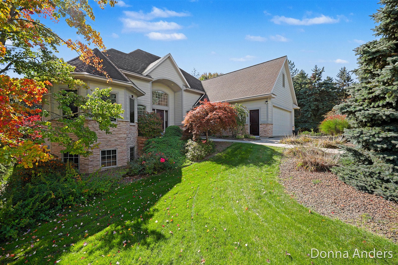 6859 Chandler Woods Drive — photo