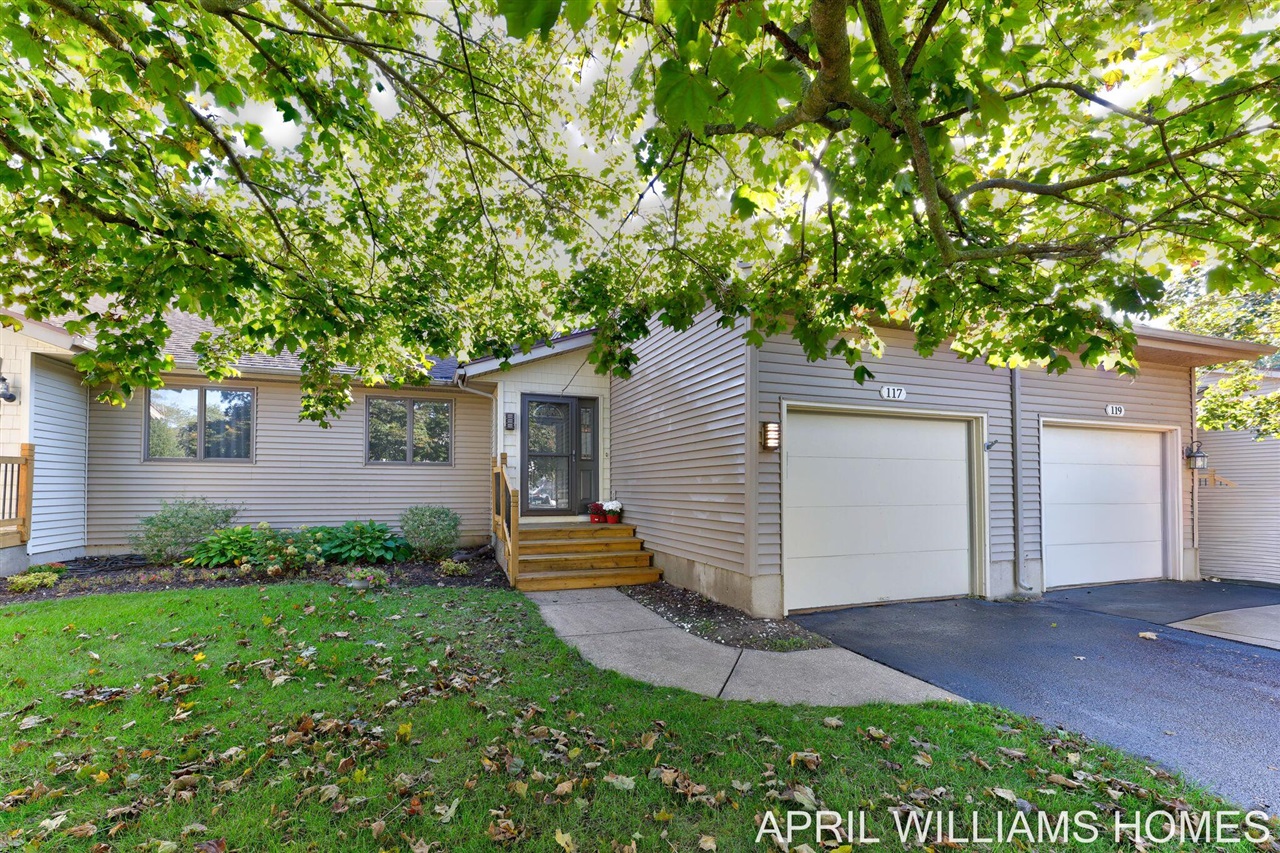 117 Shoreline Road — photo